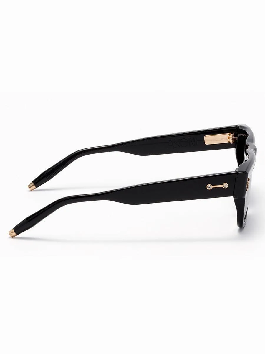 Leo Solid Black sunglasses