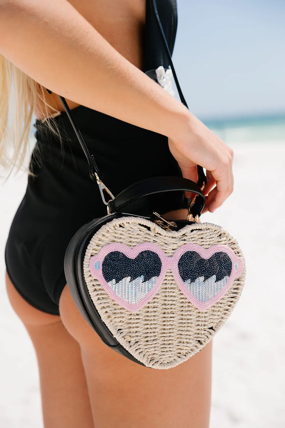 SHADY BEACH HEART PURSE